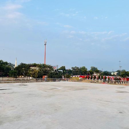 Holidayy Inn Allāhābād Junction Exterior foto
