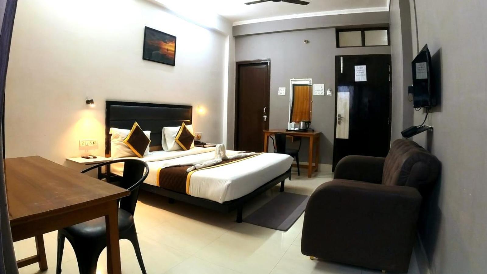 Holidayy Inn Allāhābād Junction Exterior foto