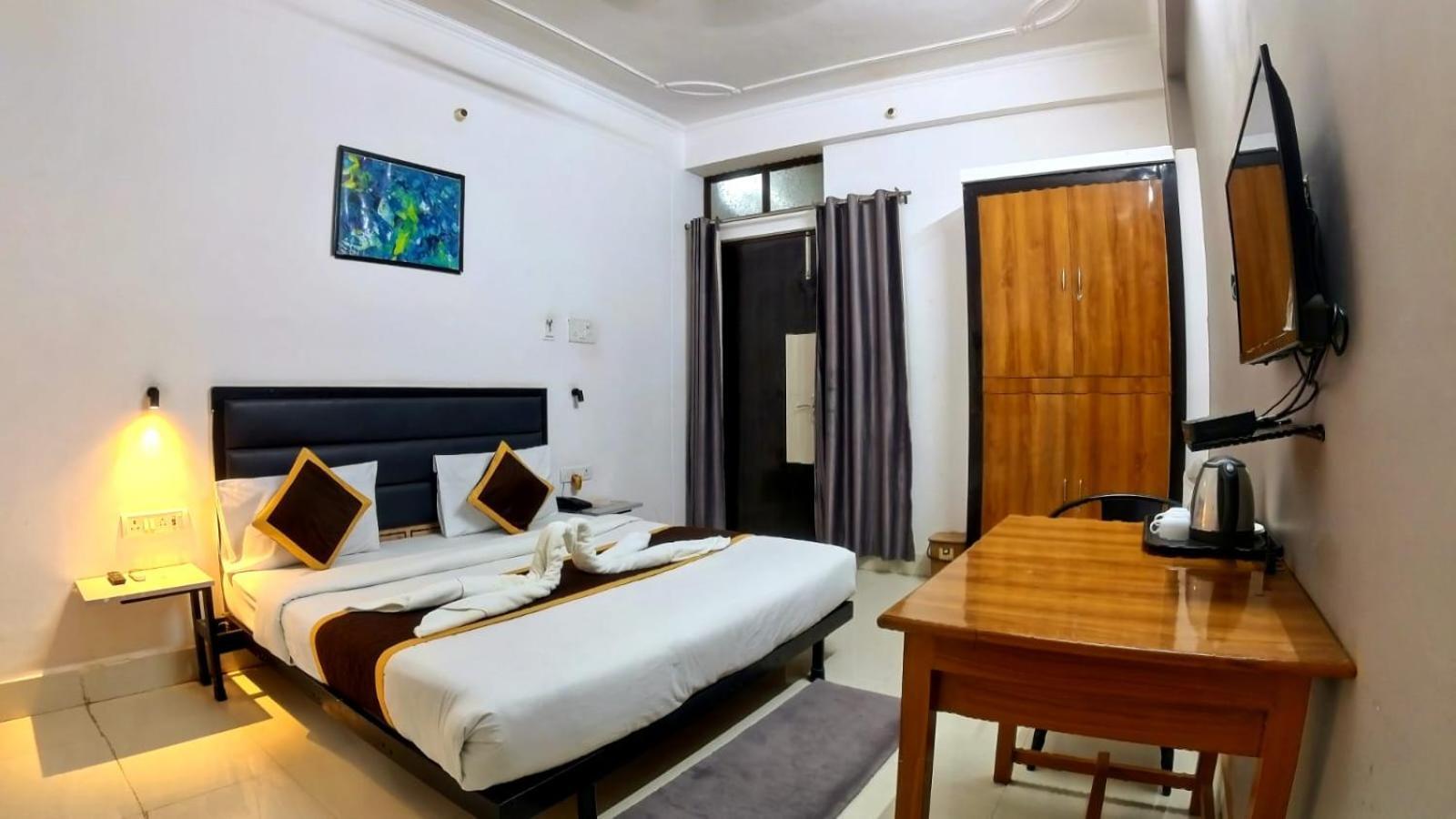 Holidayy Inn Allāhābād Junction Exterior foto