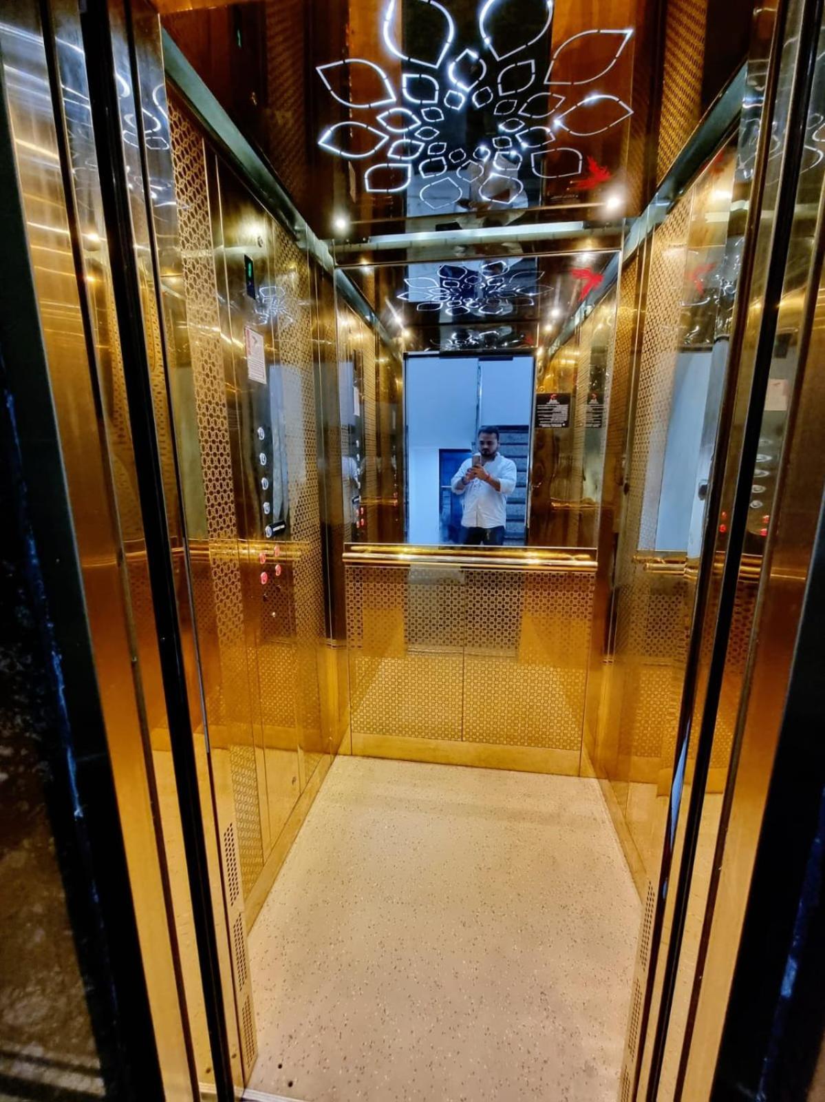 Holidayy Inn Allāhābād Junction Exterior foto